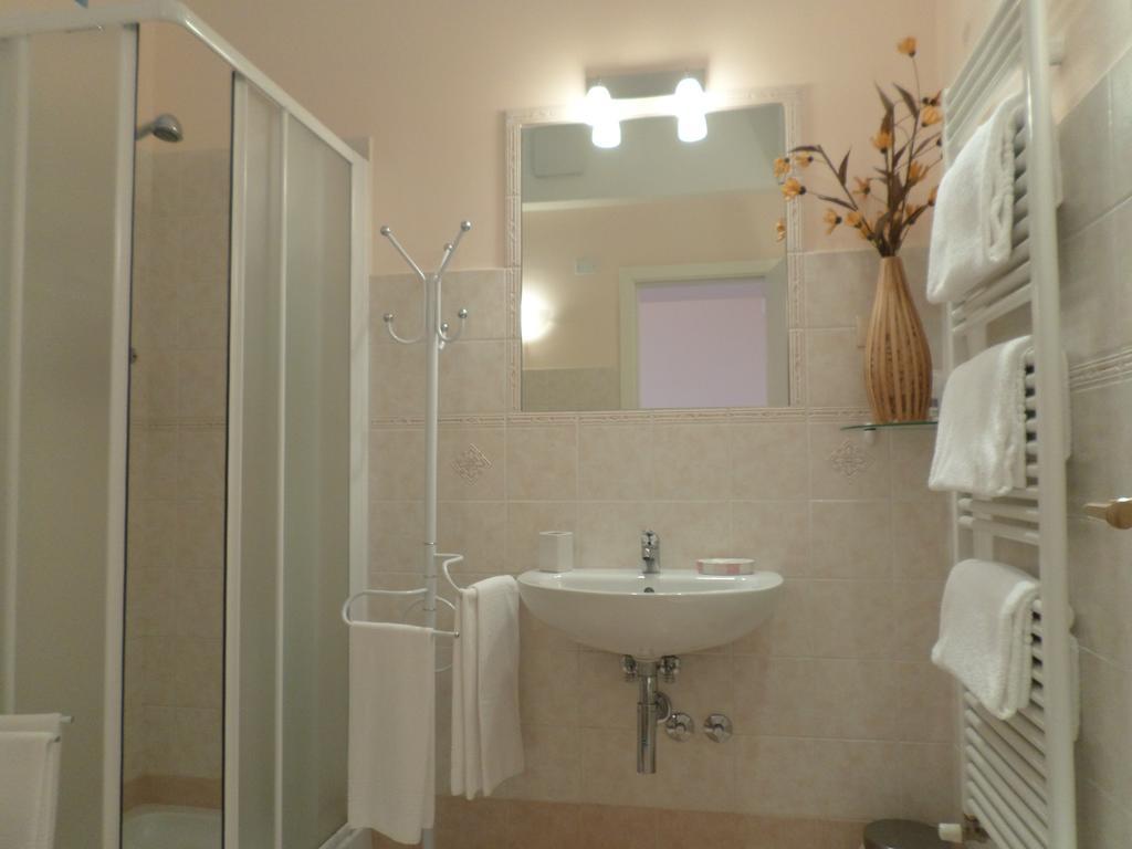 Bed And Breakfast " Il Tesoro Di Mario " 팔코나라마리티마 객실 사진